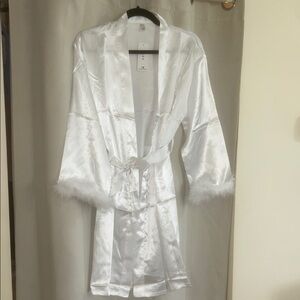 Elegant White Satin Robe with Feather Trim